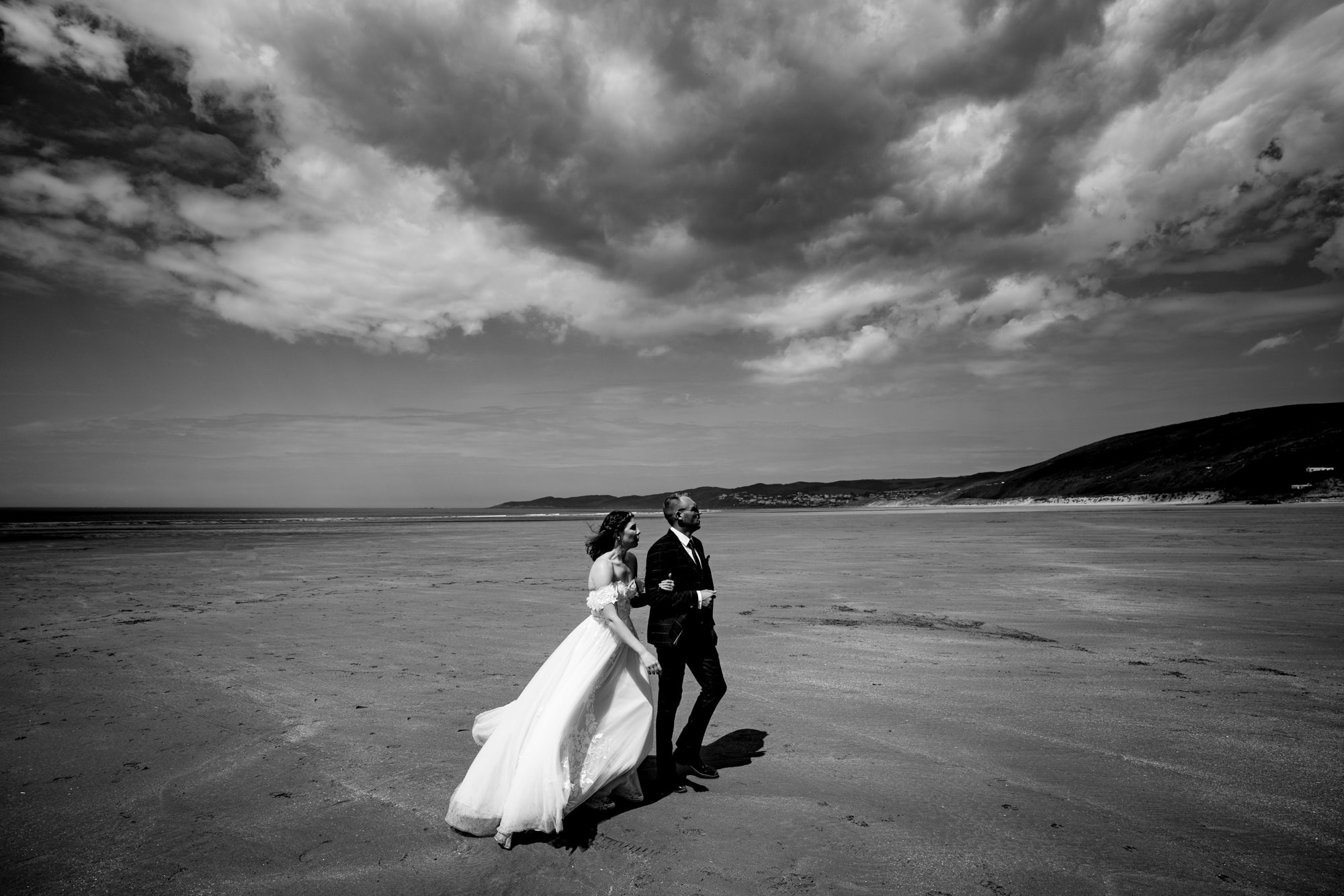 somerset wedding photographer Wedding Couple on Putsborough beach