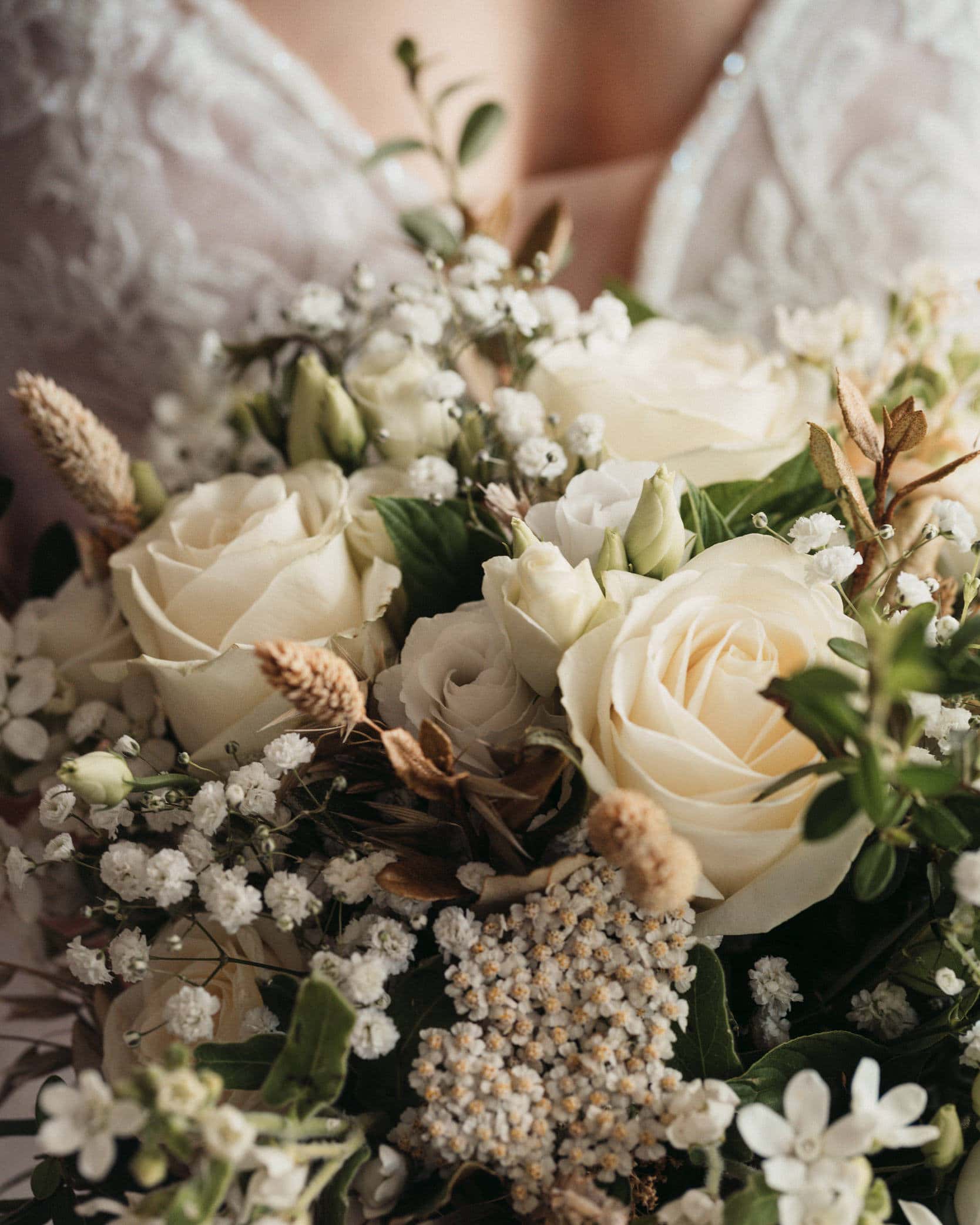 How to hold your wedding bouquet!